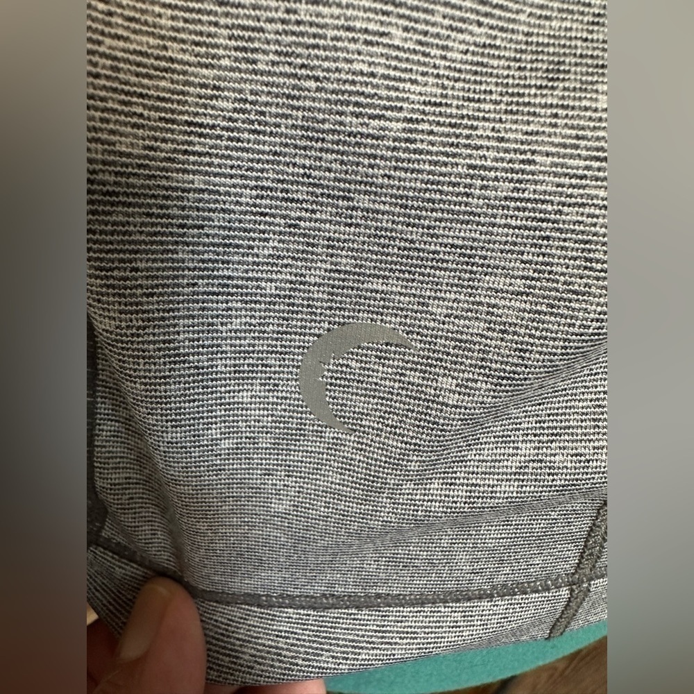 ZYIA Active Haze Yoga Shawl Gray Long Sleeve Wrap Style with Hood Size Small - Picture 6 of 11